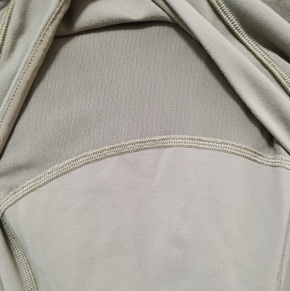*RARE color find* Lululemon define funnel neck jacket size 8 - Picture 4 of 7